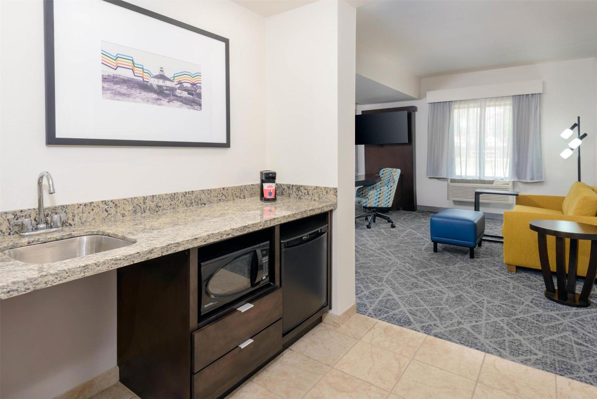 Hampton & Pensacola/gulf Breeze 3*