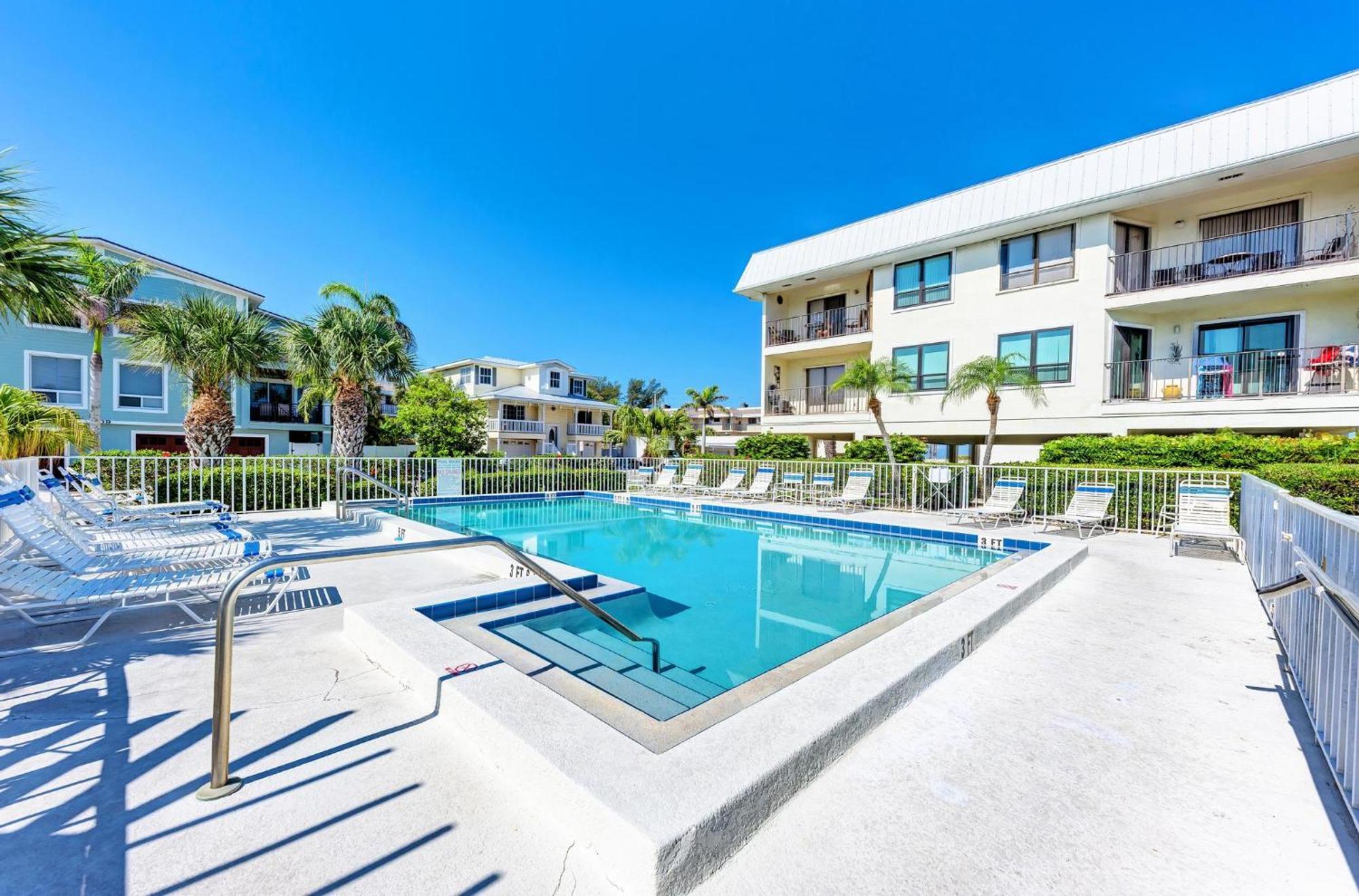 Anna Maria Island Waves Apartment Bradenton Beach