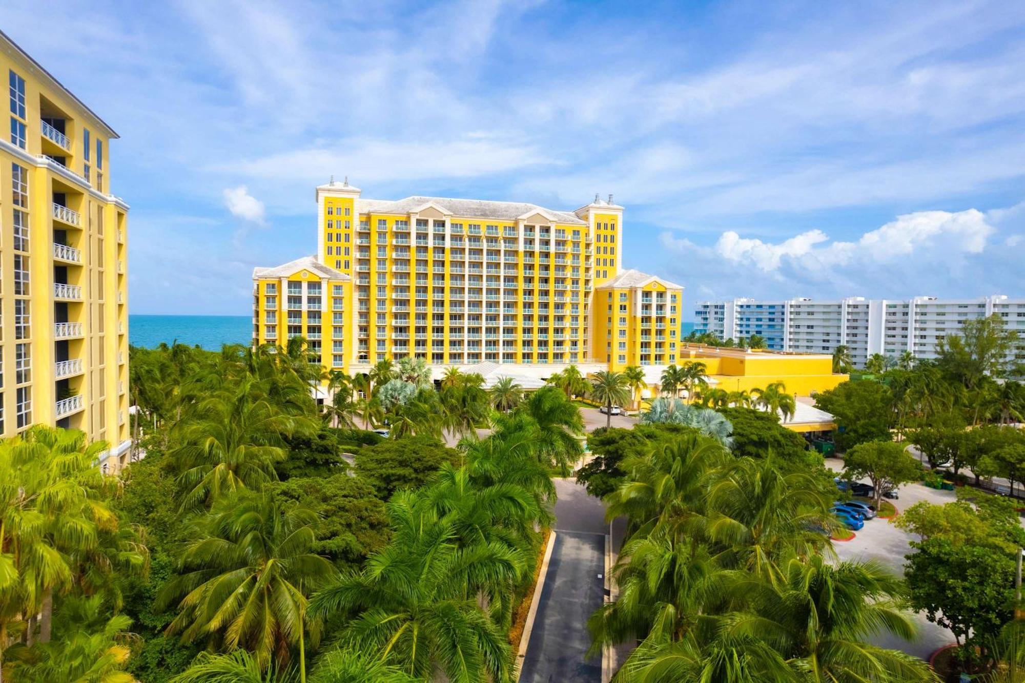 Lovely Deluxe Unit Located At Ritz Carlton - Key Biscayne! Miami
