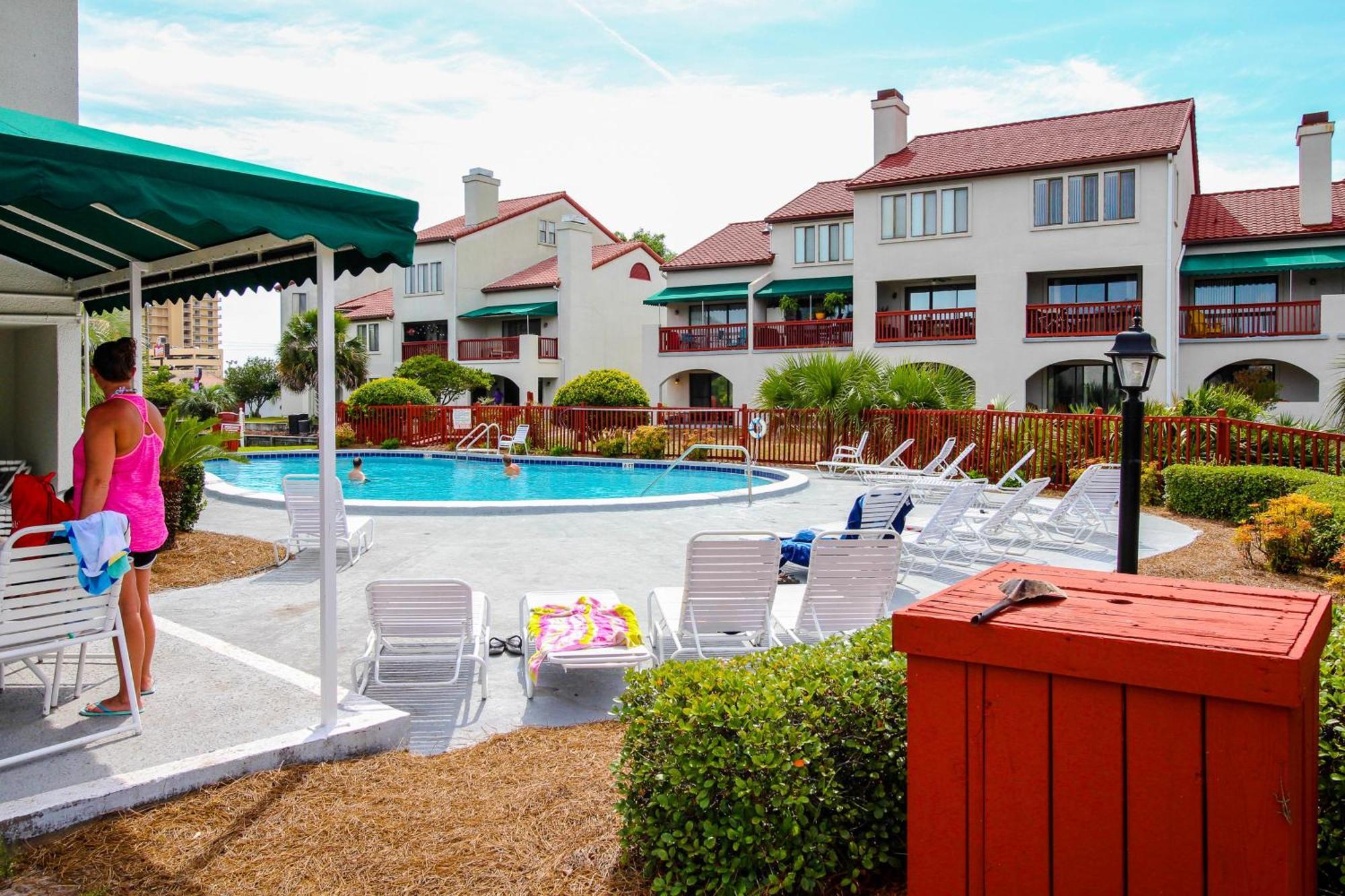 The At St. Thomas Square #1203a Hotel *