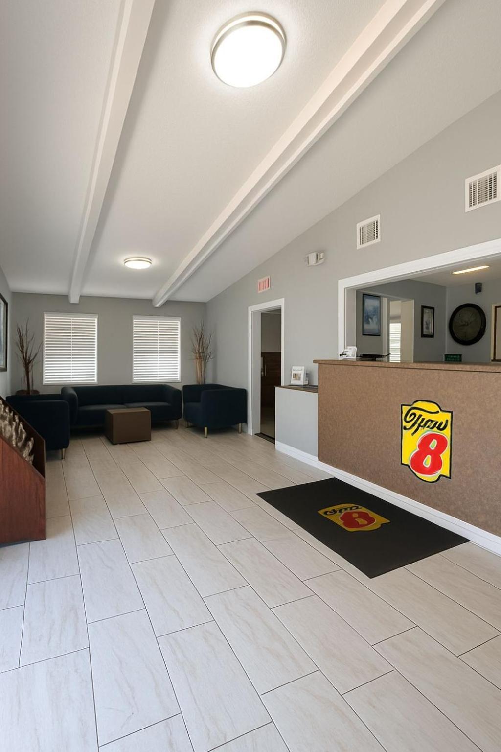 Motel Super 8 By Wyndham West Palm 2*