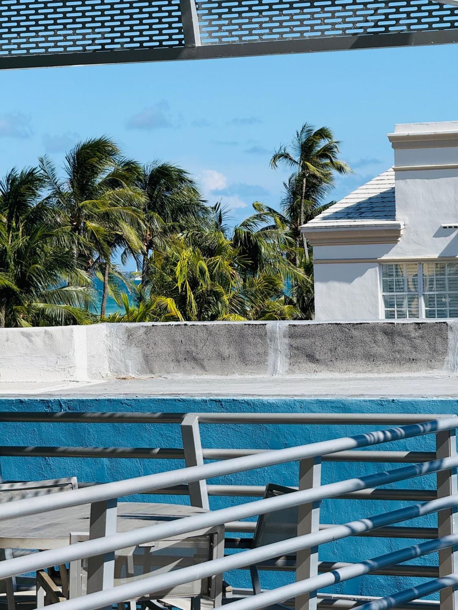 Apartment At De Soleil On Ocean Drive *