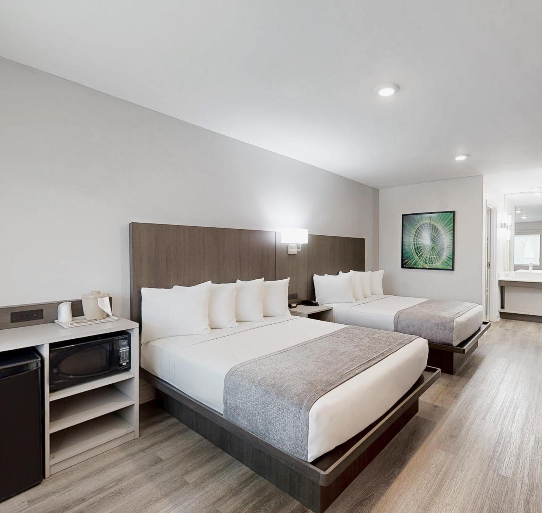 Avanti International Resort 3*