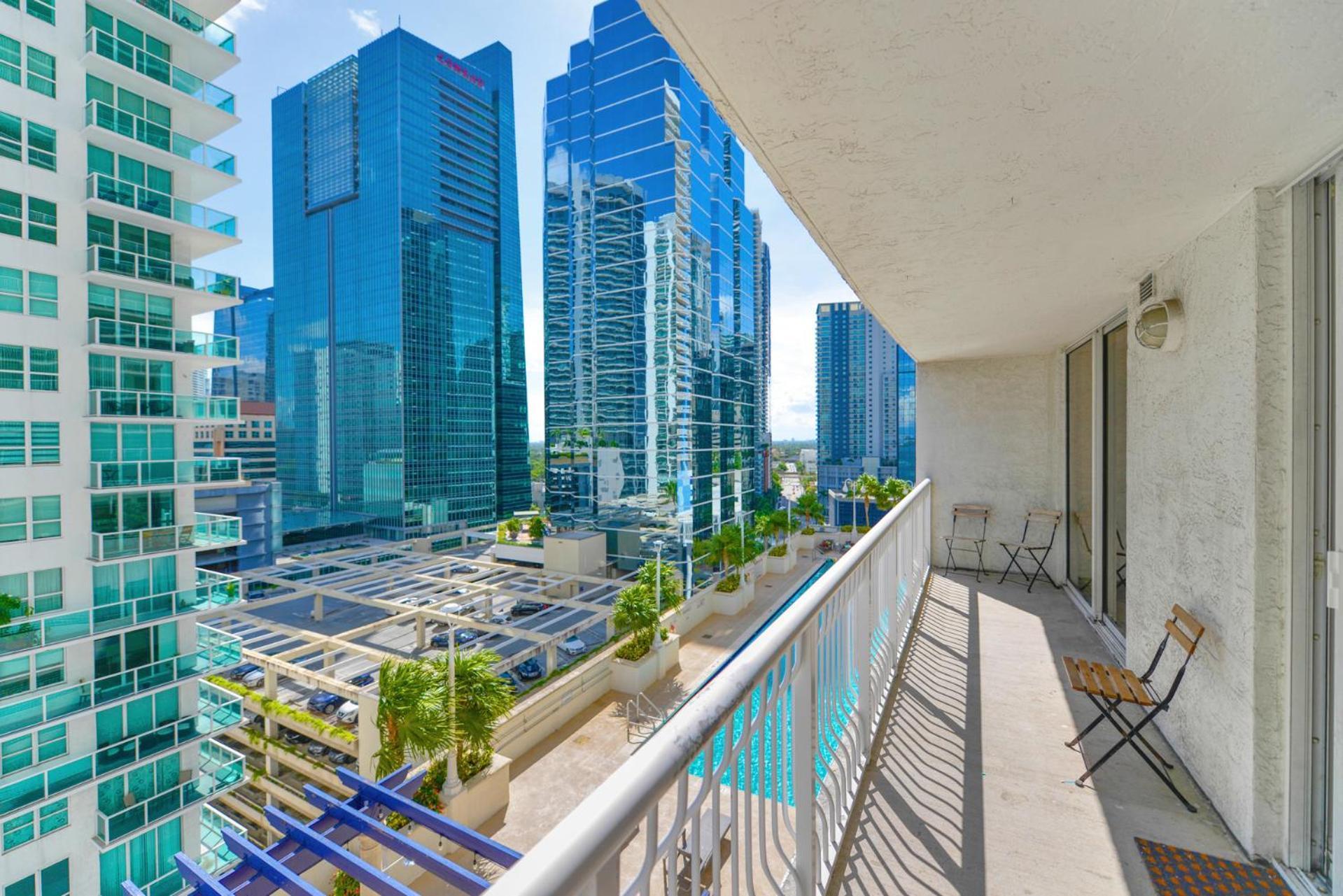 Apartment Trendy 2br With Pool And Bay Views *