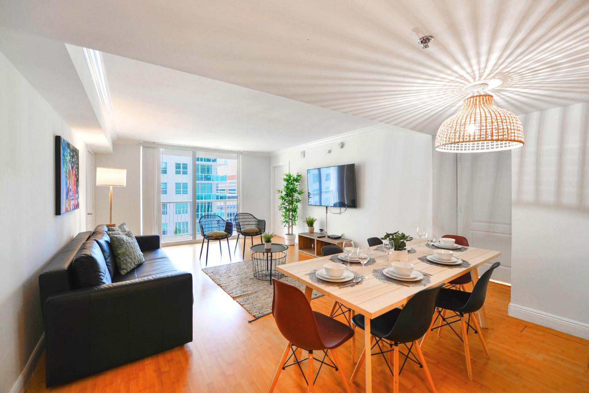 Trendy 2br With Pool And Bay Views Miami