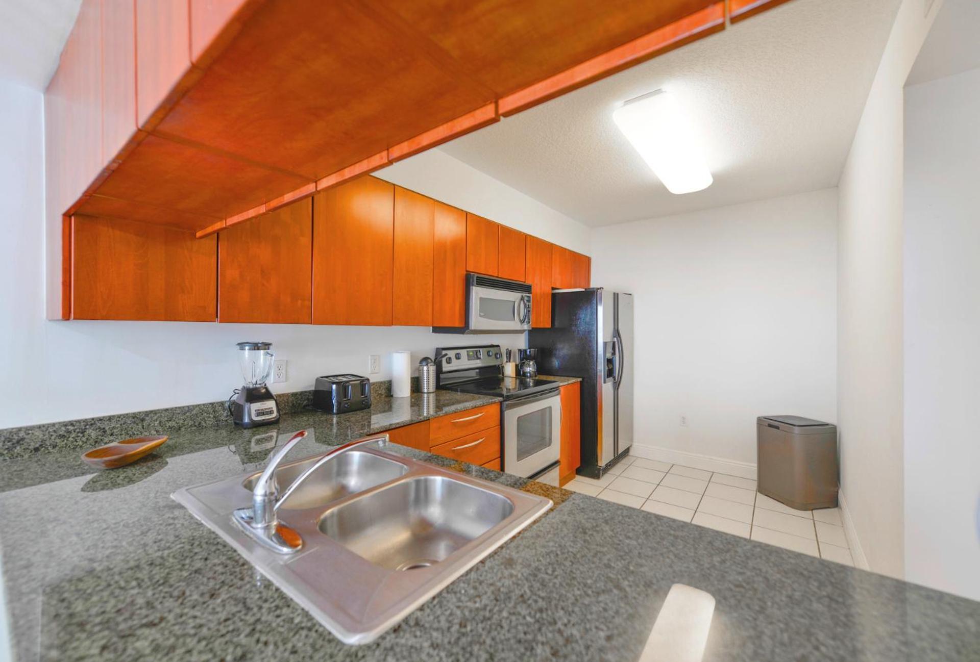 Trendy 2br With Pool And Bay Views Apartment