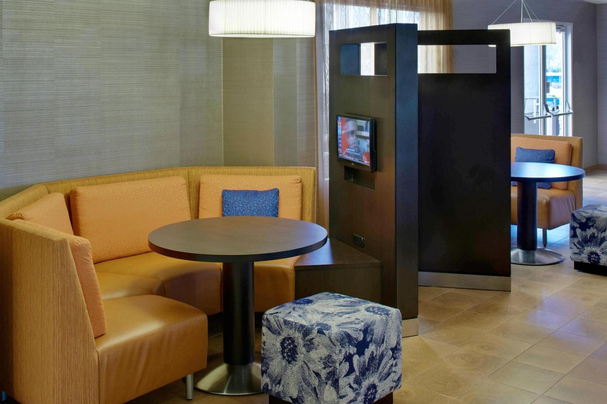 Courtyard By Marriott Sarasota At Town Center