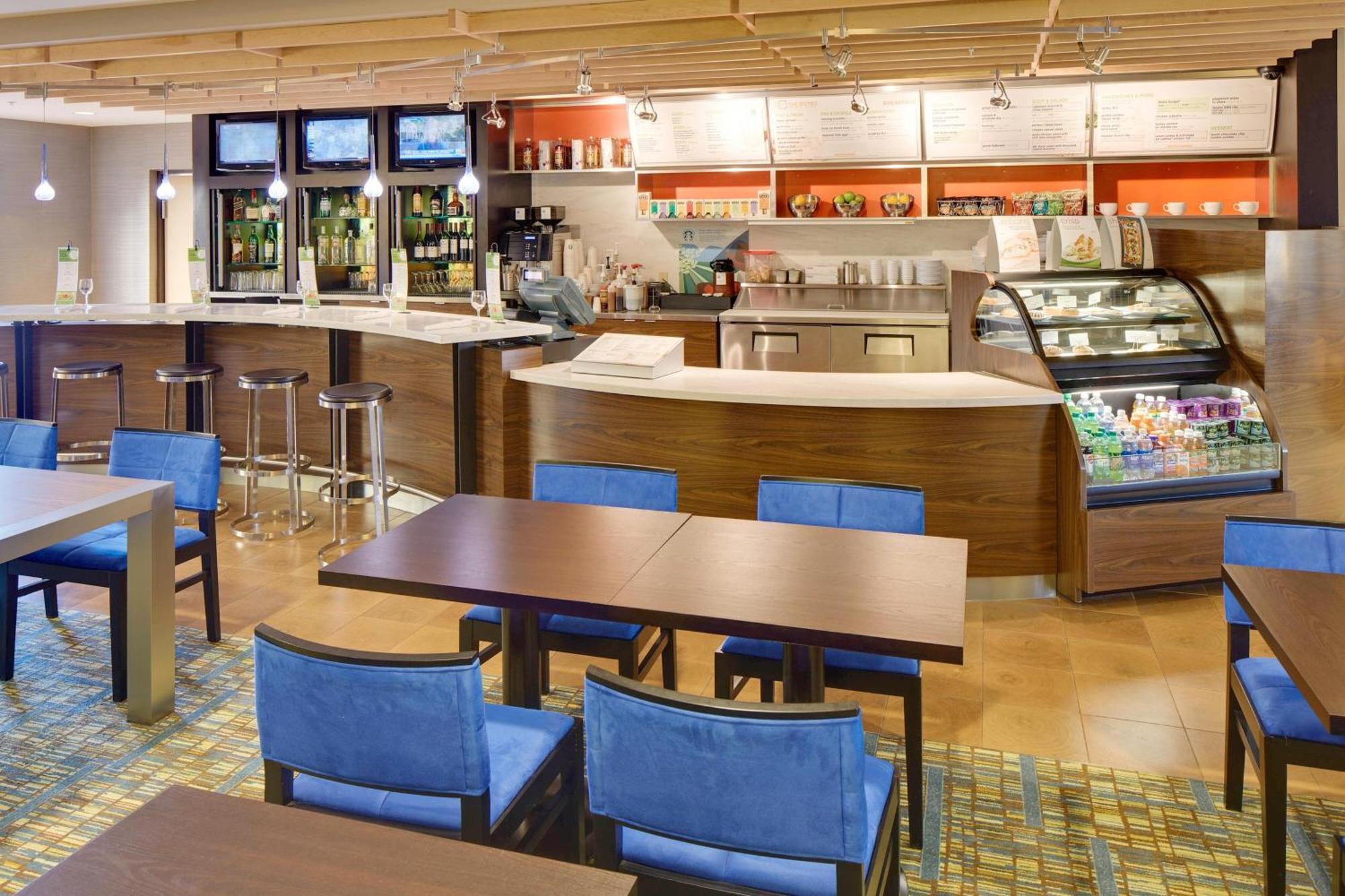 Courtyard By Marriott Sarasota At Town Center Hotel