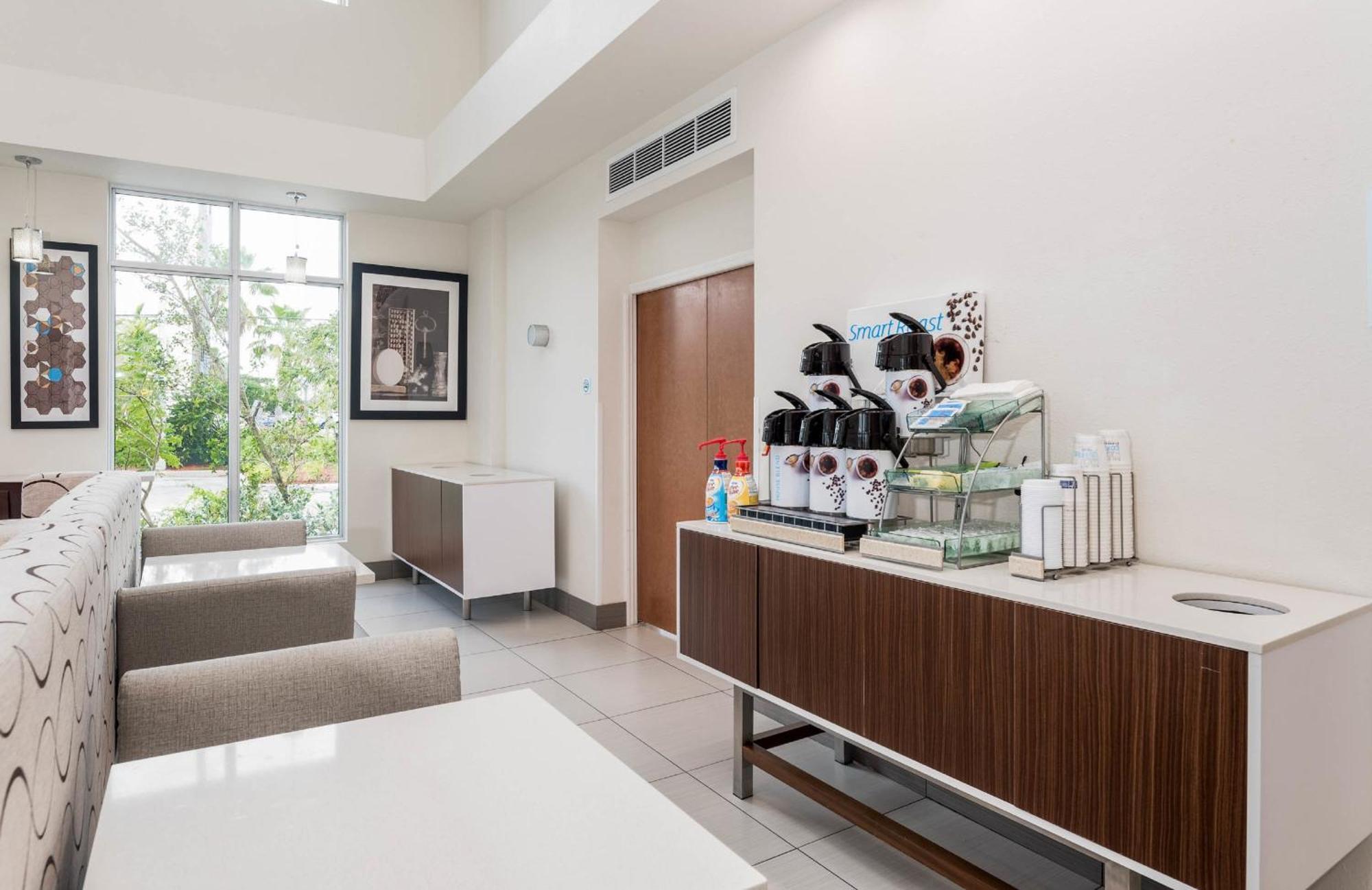 Express & Boynton West By Ihg Boynton Beach