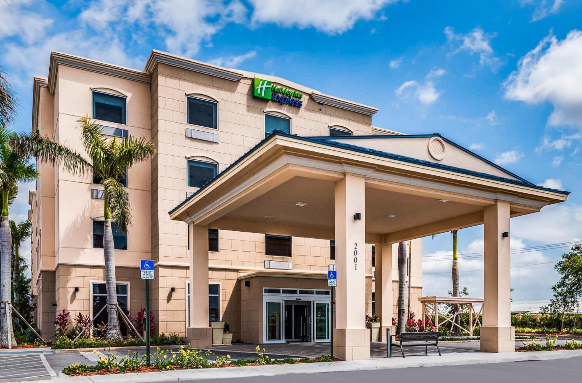 Express & Boynton West By Ihg Hotel