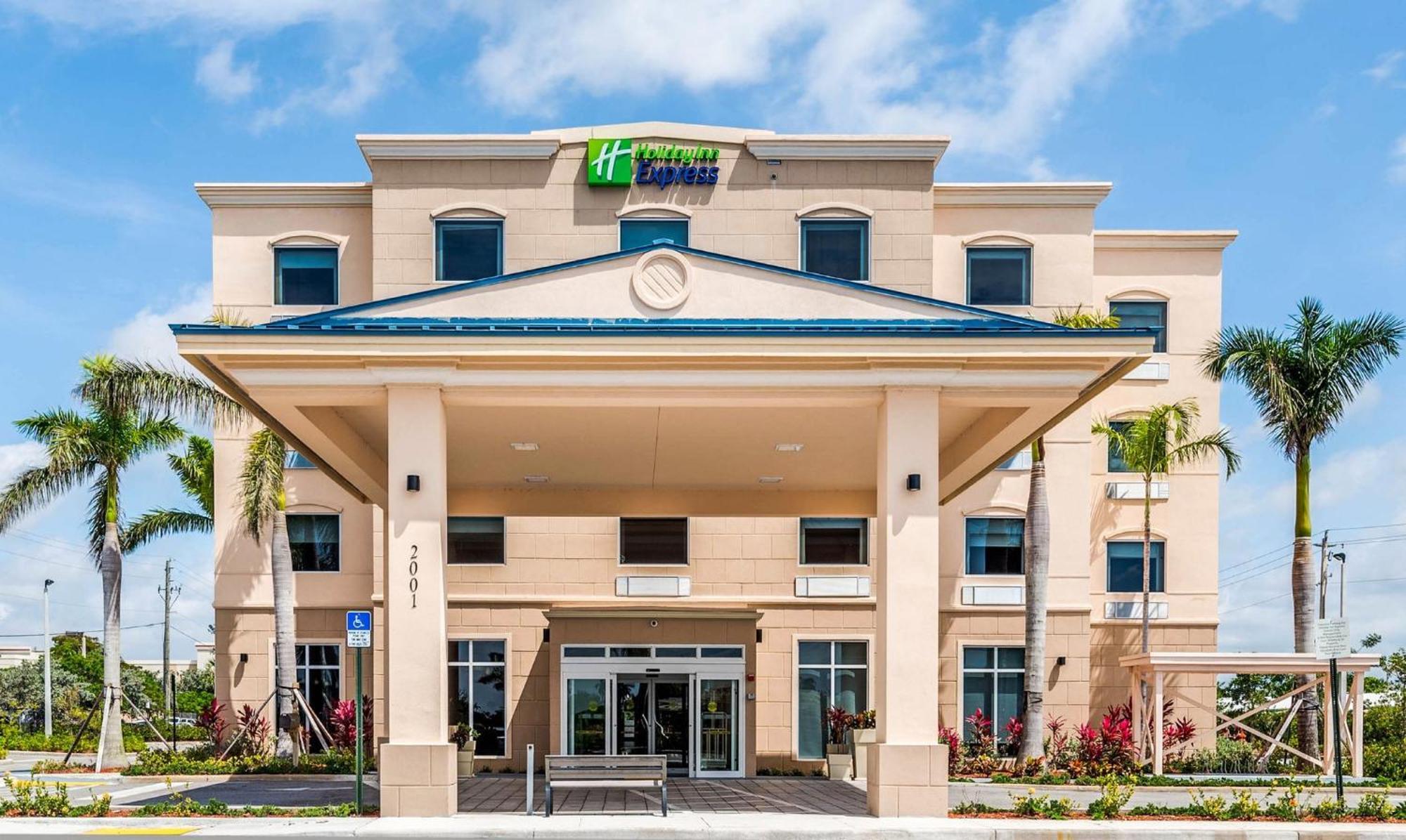 Express & Boynton West By Ihg Hotel 3*
