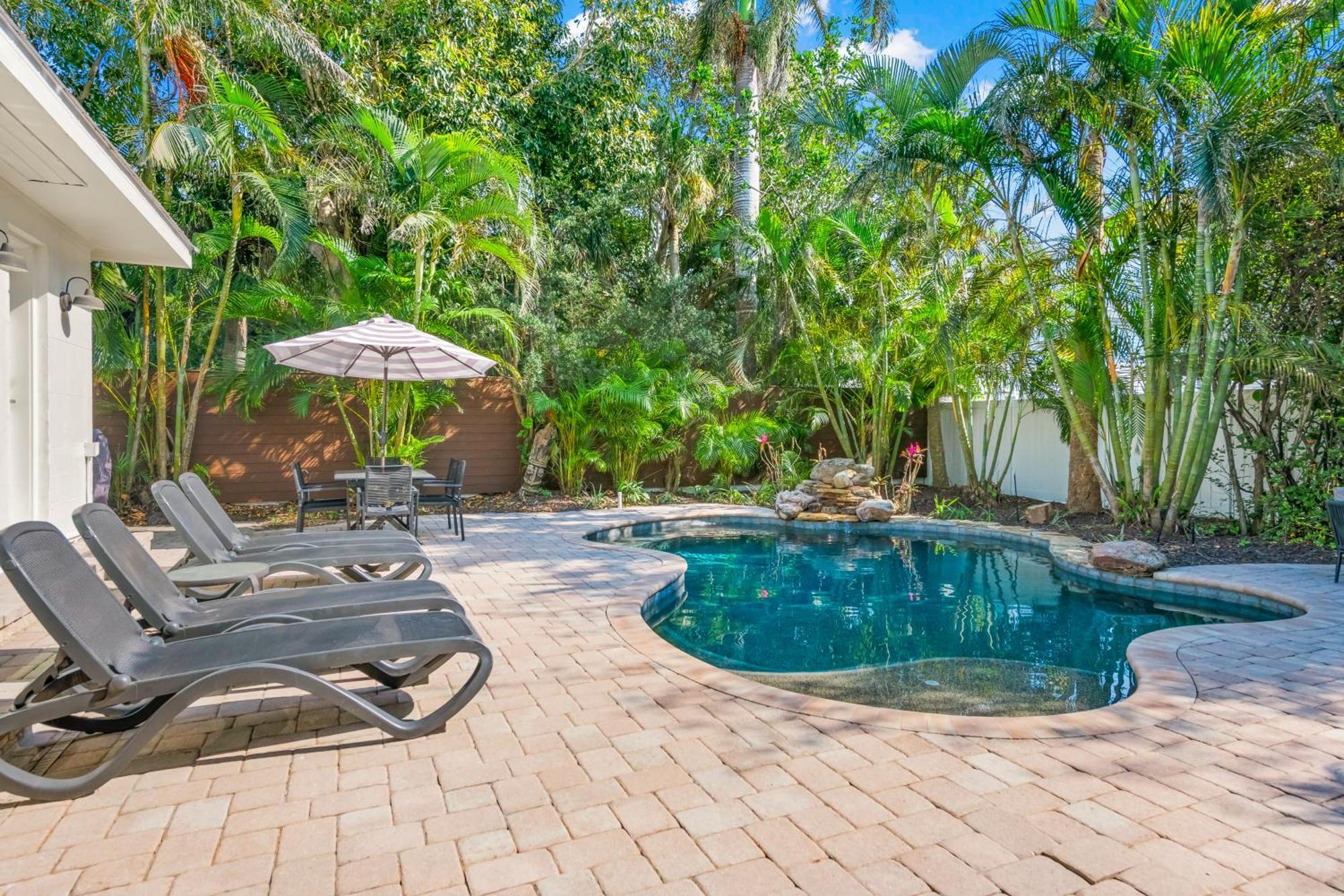 Sandy Pants - Designer Chic Steps To Backyard Oasis W Heated Pool *