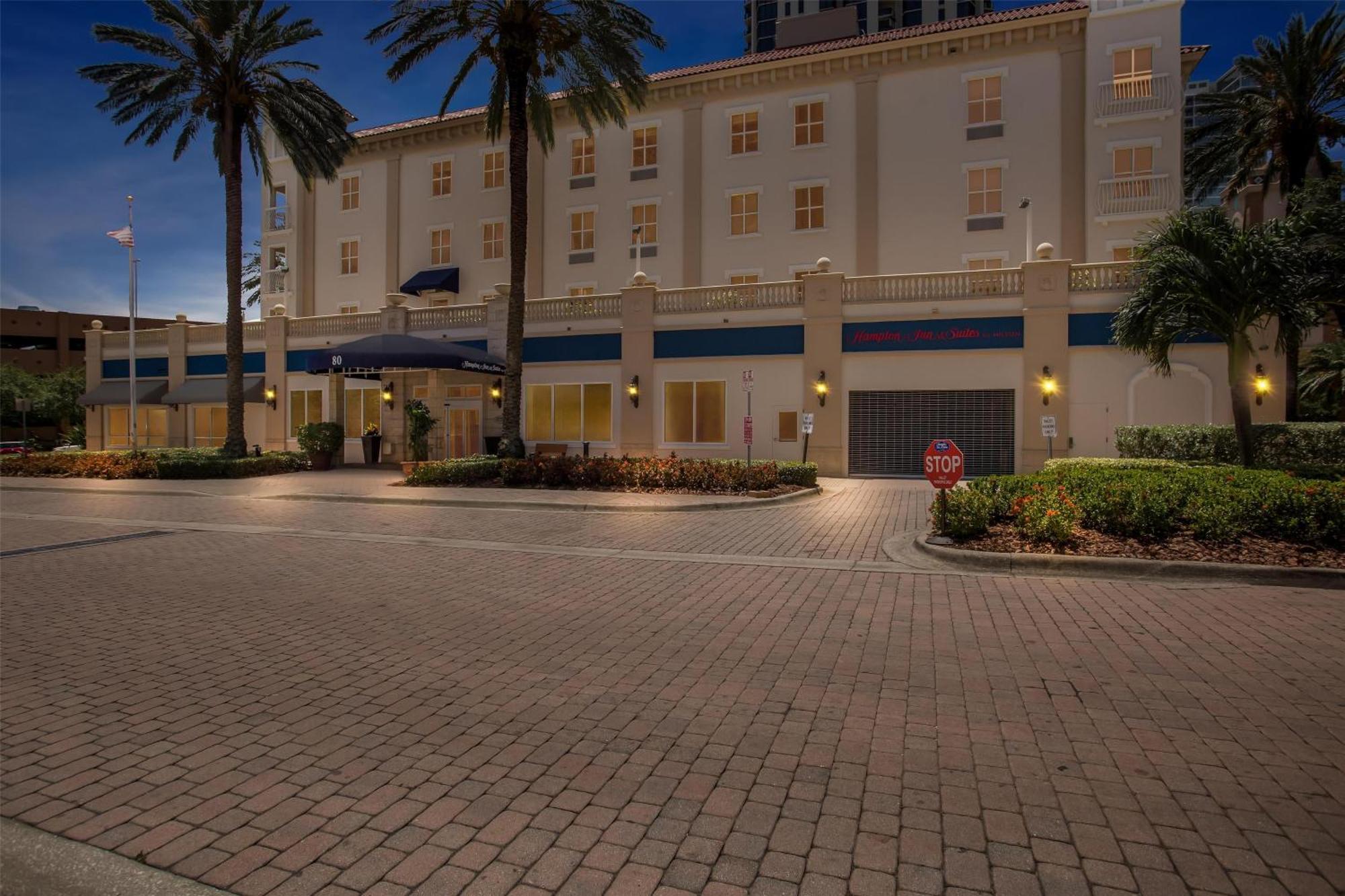 Hampton & St. Petersburg/downtown Hotel