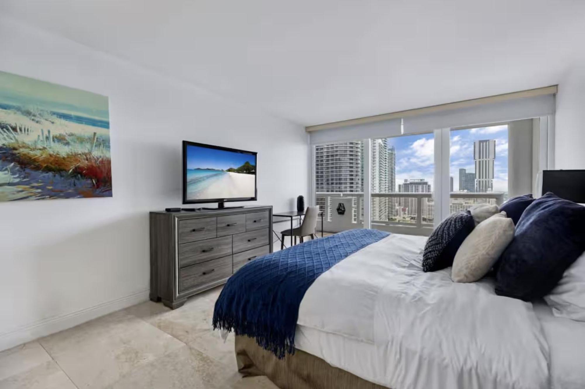 4 Bedroom With Stunning Balcony View Apartment Miami