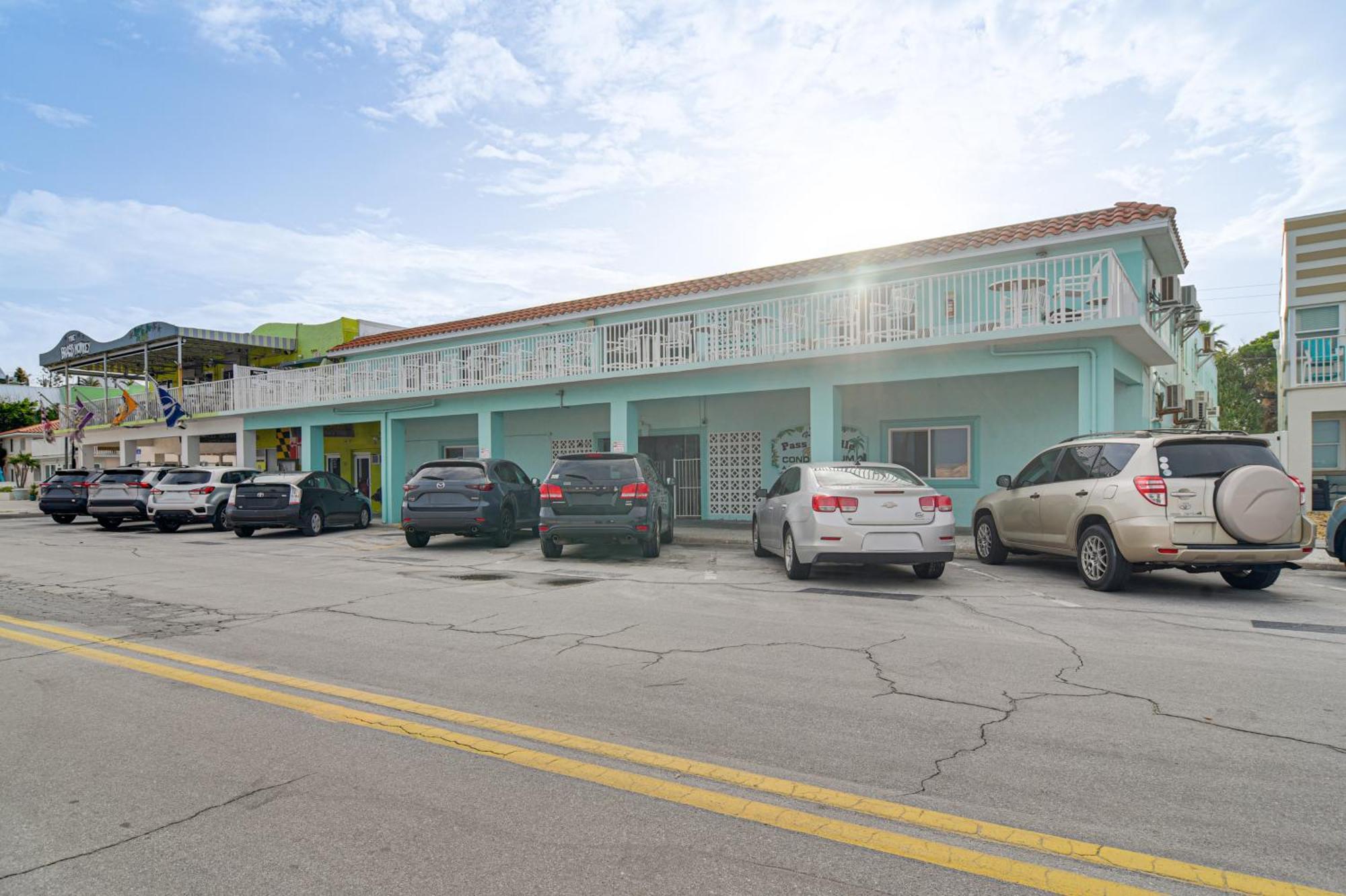 Tropical Pass-a-grille Gem With Direct Access! *