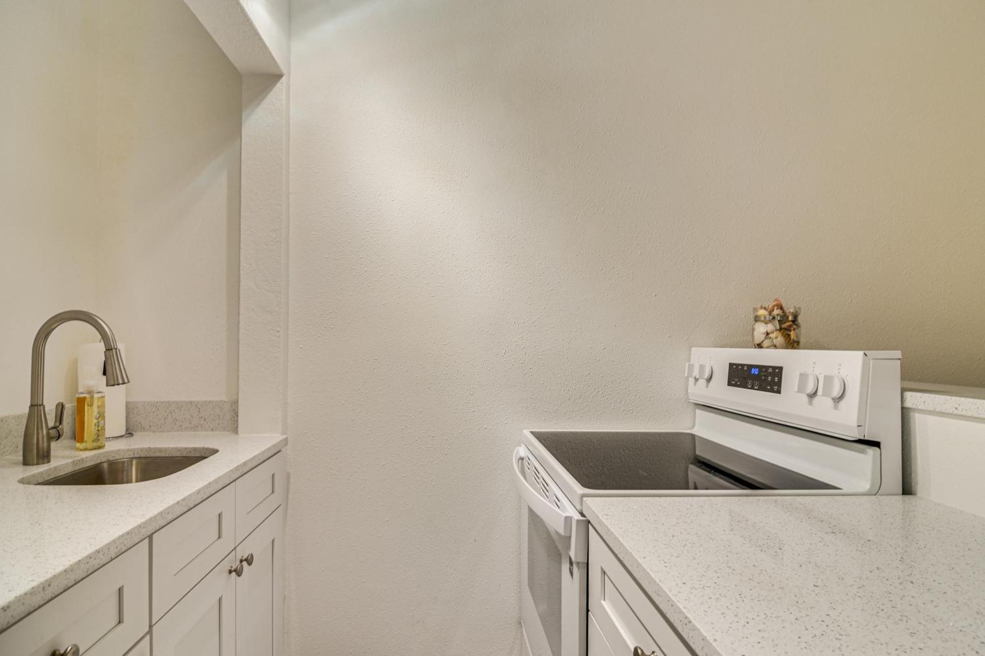 Apartment Tropical Pass-a-grille Gem With Direct Access! St. Pete Beach