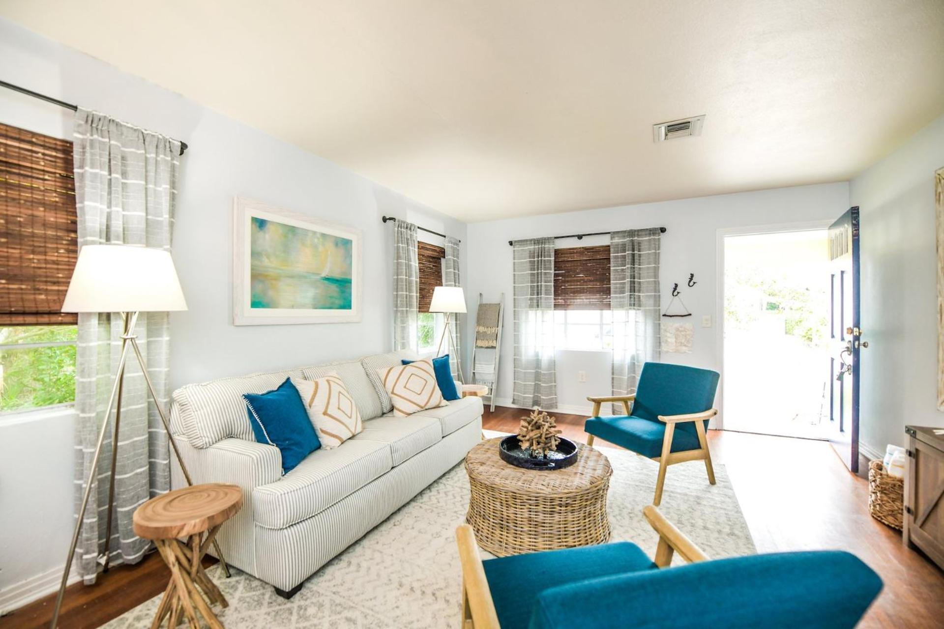 Casa - So Close Hear The Waves Historic W Gear Holiday home *