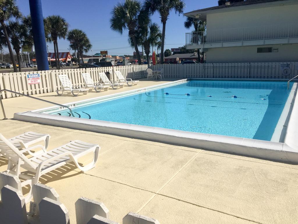 Motel 6 - West 2*