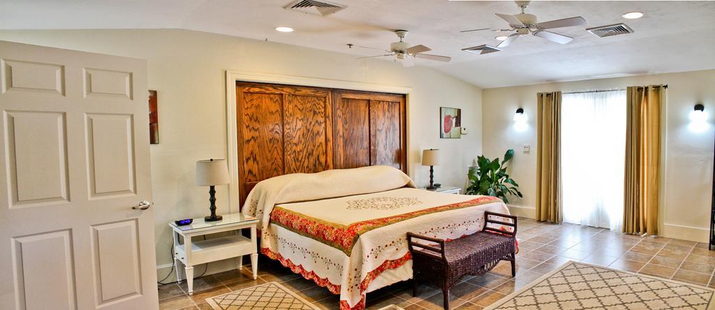 Night Swan Intracoastal Bed & Breakfast