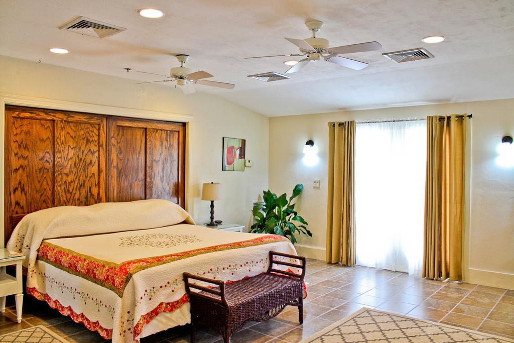 Bed & Breakfast Night Swan Intracoastal 2*