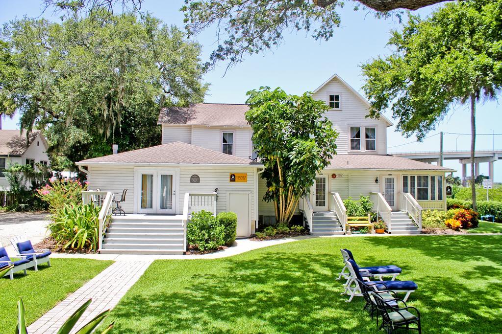 Night Swan Intracoastal Bed & Breakfast New Smyrna Beach