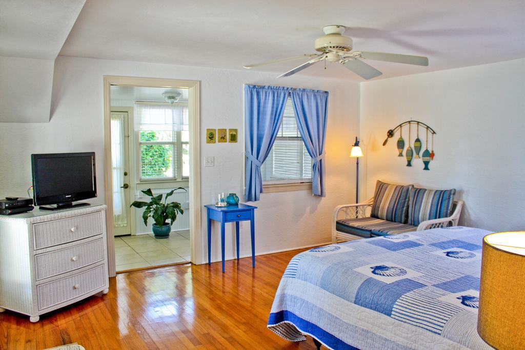 Night Swan Intracoastal Bed & Breakfast New Smyrna Beach