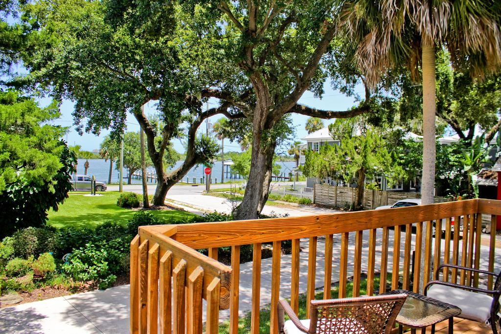 Night Swan Intracoastal Bed & Breakfast