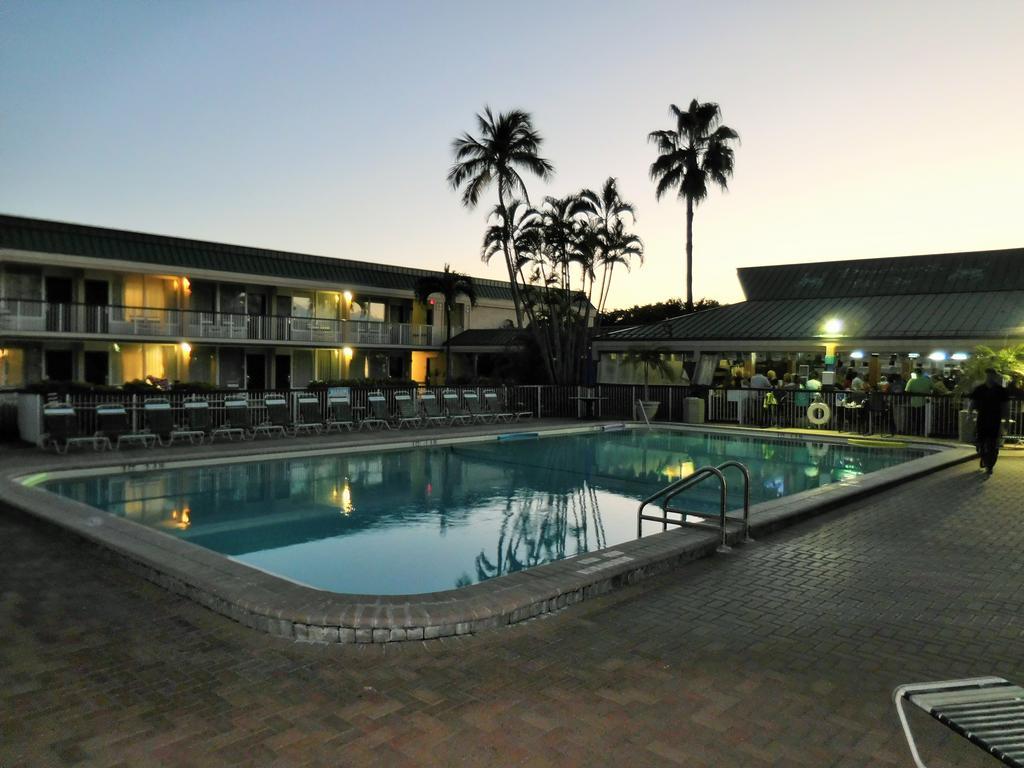 Wyndham Garden Myers 3*