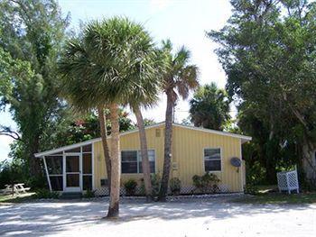 Castaways And Bay Hotel 2*