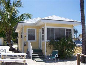 Castaways And Bay Hotel 2*