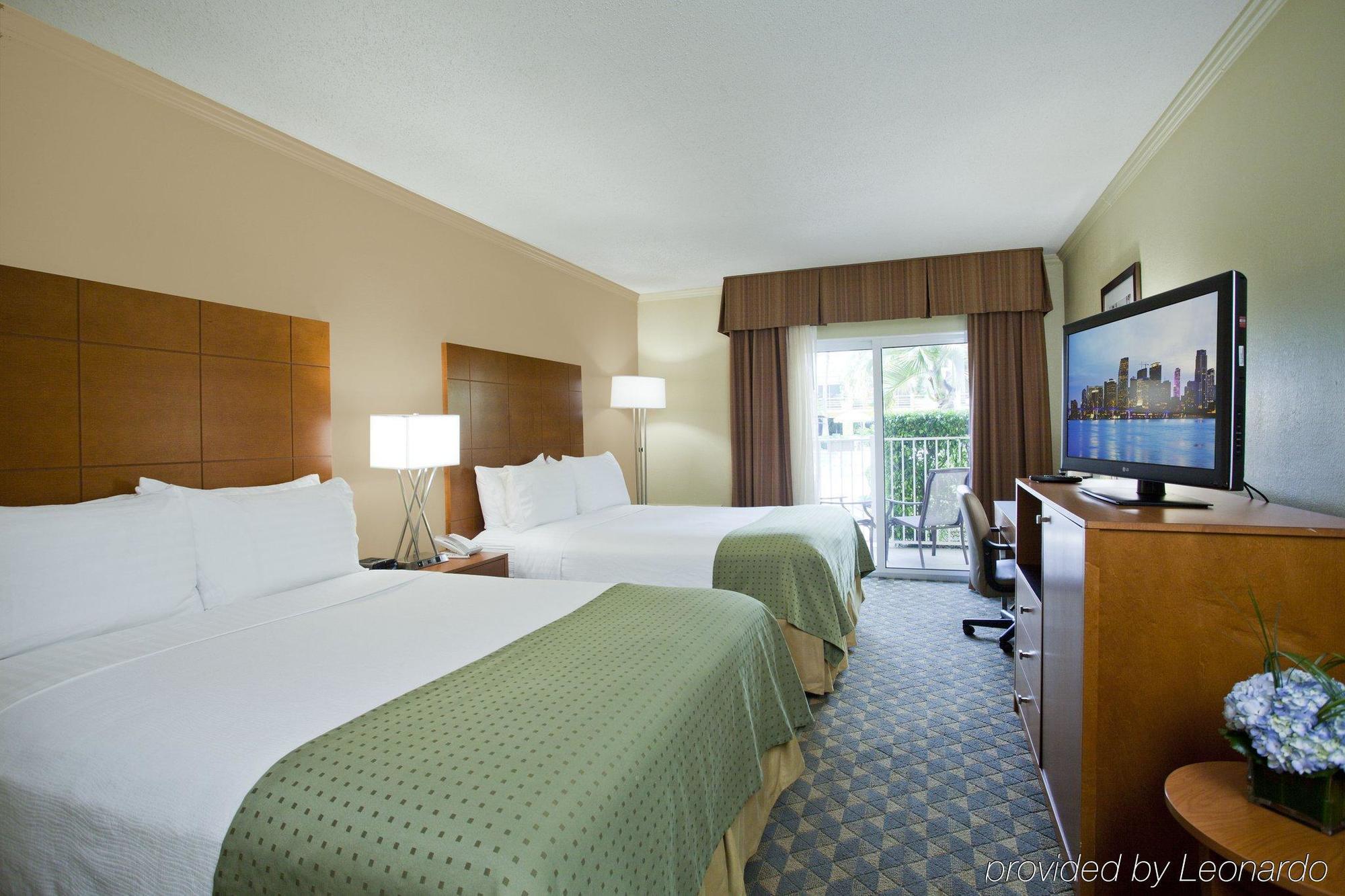 / 3* Coral Gables