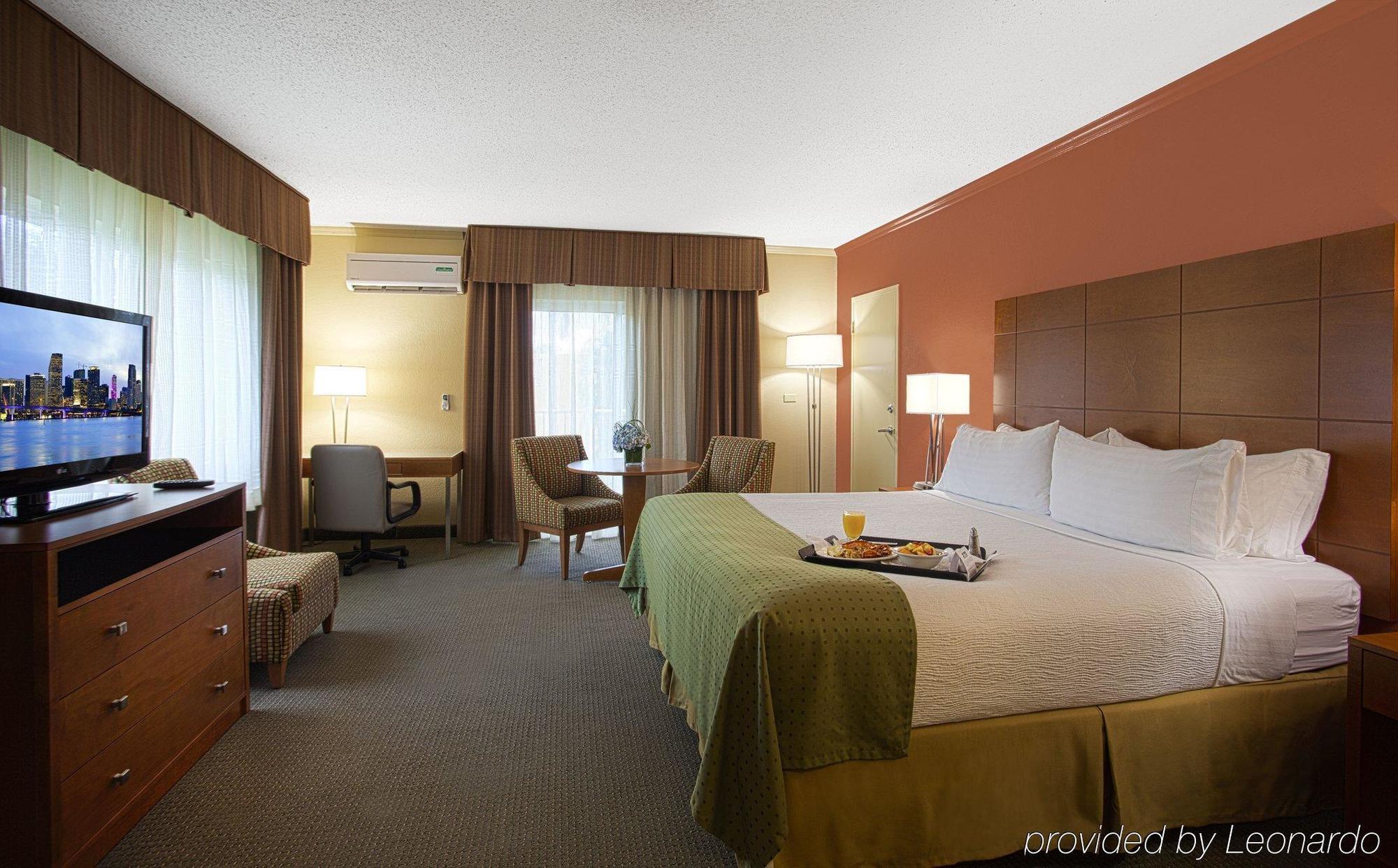 / Hotel