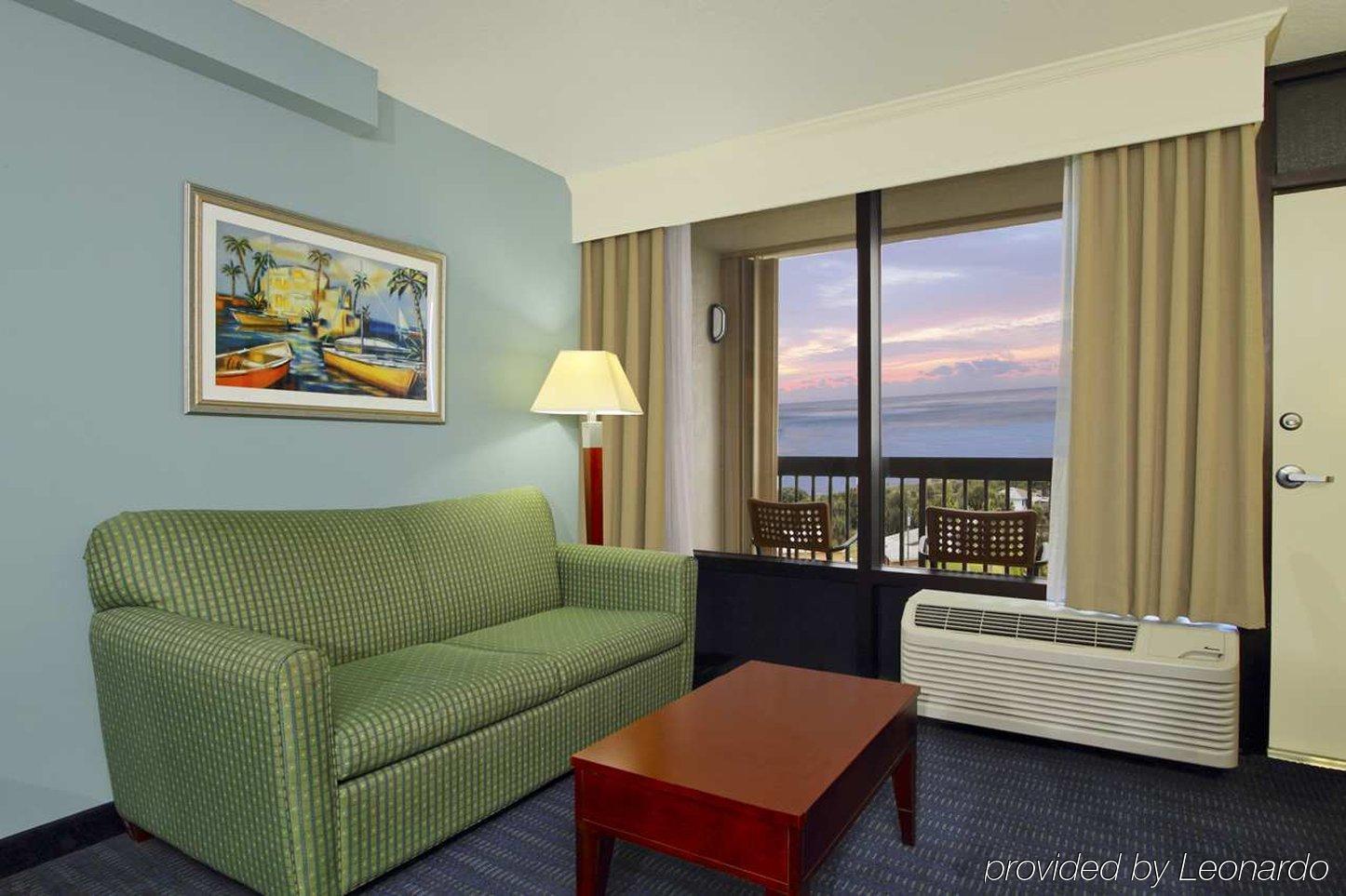 Hampton Cocoa Hotel 3*