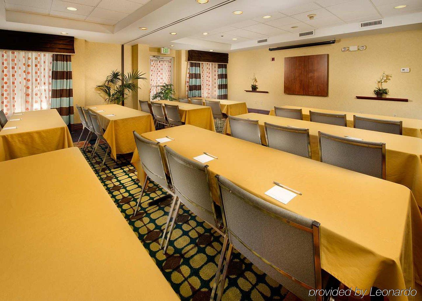 Hotel Hampton & Lauderdale Airport 3*