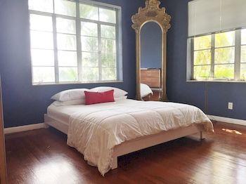 Lenox Flats 4*