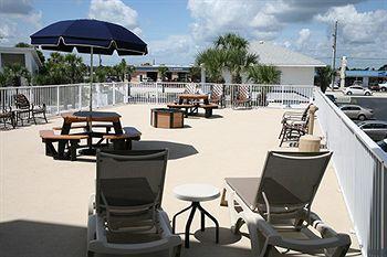 Hotel Traders Club 2*