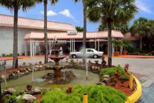 Motel Days By Wyndham St. Petersburg / Tampa Bay Area Pinellas Park