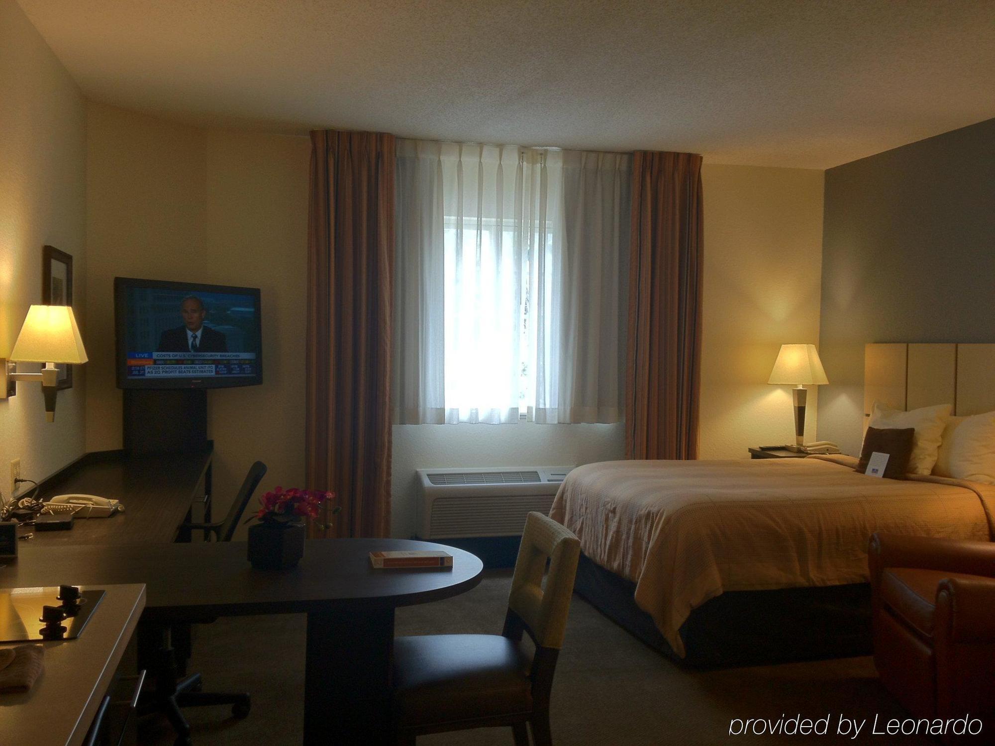 Hotel Sonesta Simply Miami Airport 2*