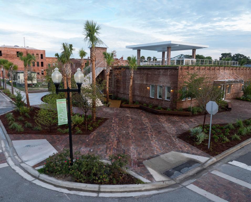 Crystal Cove Riverfront Resort 3*