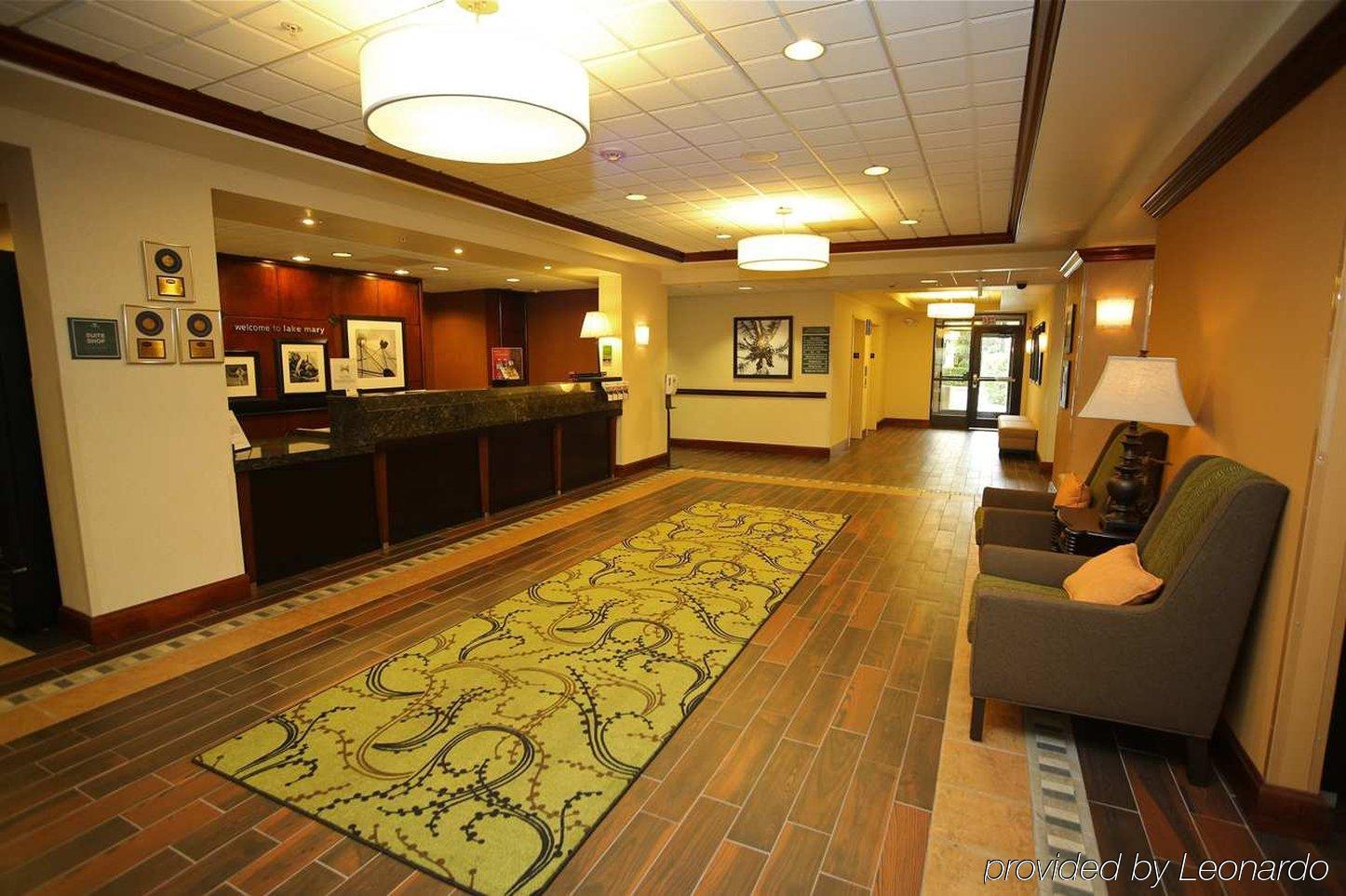 Hampton & At Mary Colonial Townpark Hotel