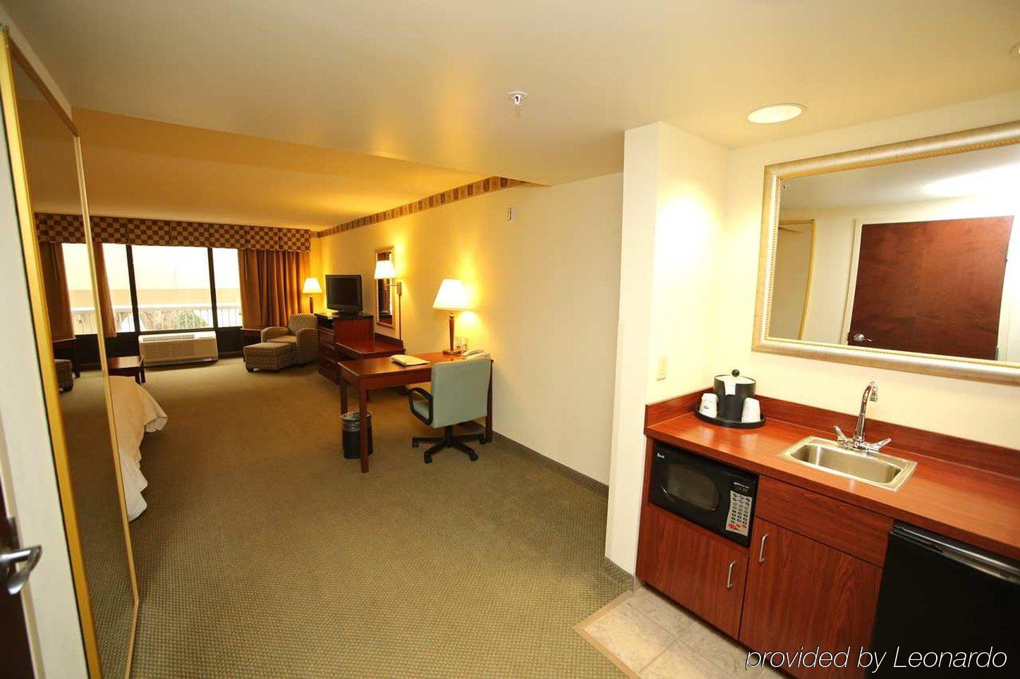 Hotel Hampton & At Mary Colonial Townpark Lake Mary