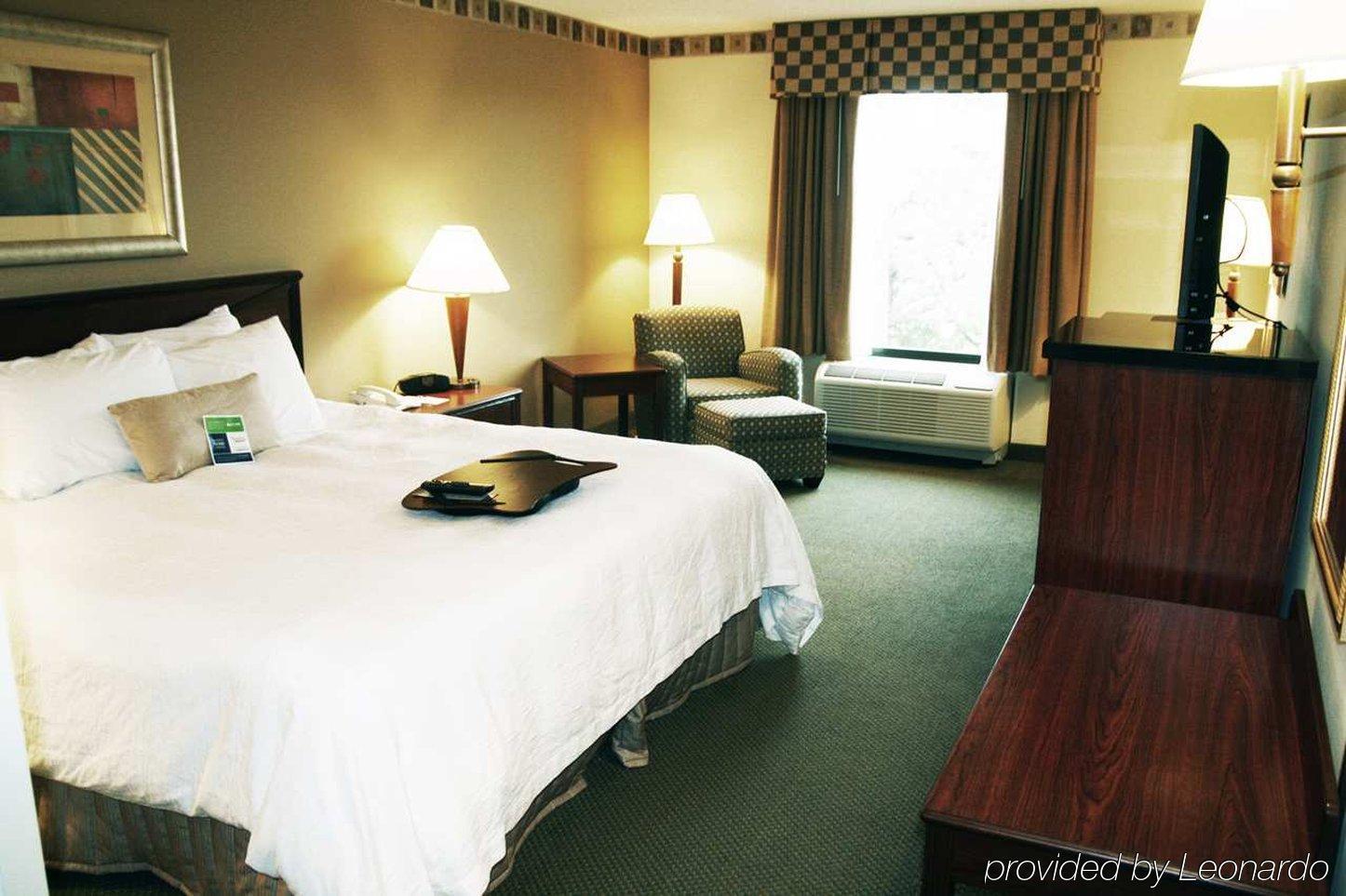Hampton & At Mary Colonial Townpark 3*