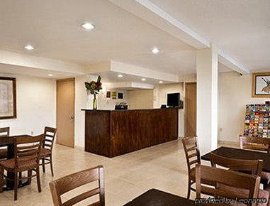 Super 8 By Wyndham Clearwater/us Hwy 19 N Motel Clearwater