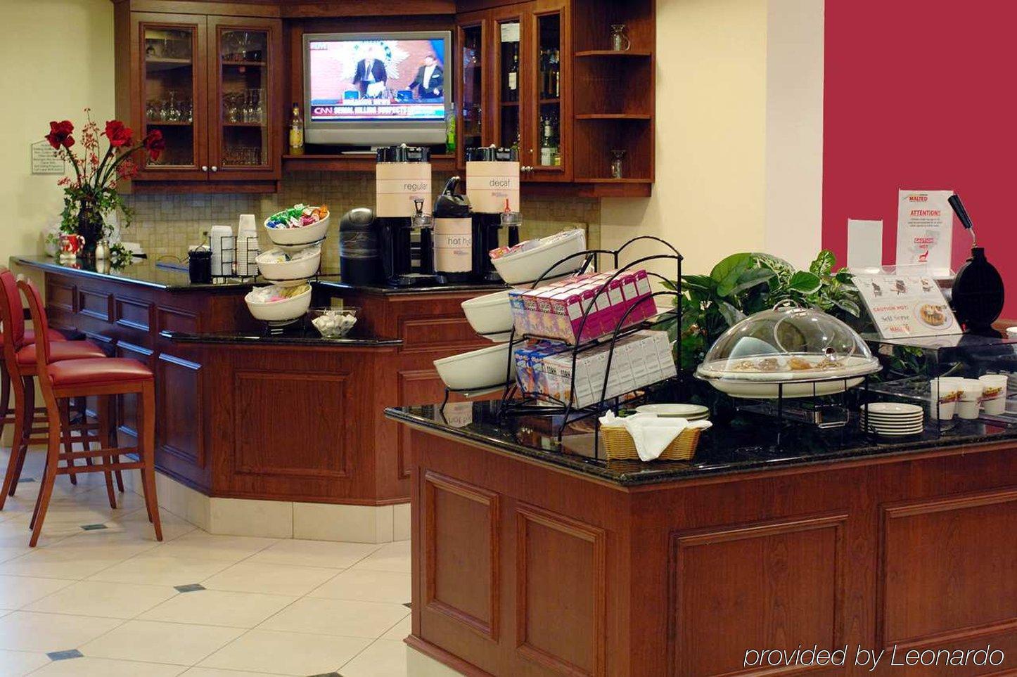 Hilton Garden Airport/westshore 3*