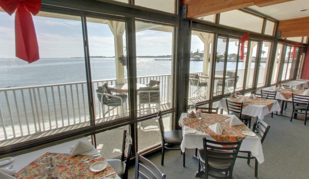 Cedar Cove Beach And Yacht Club Cedar Key