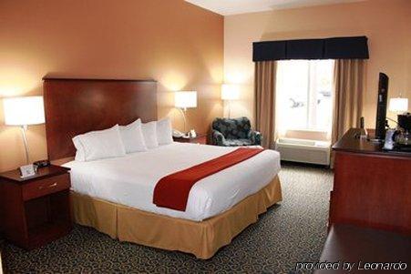 Express & Cocoa By Ihg Resort 2*