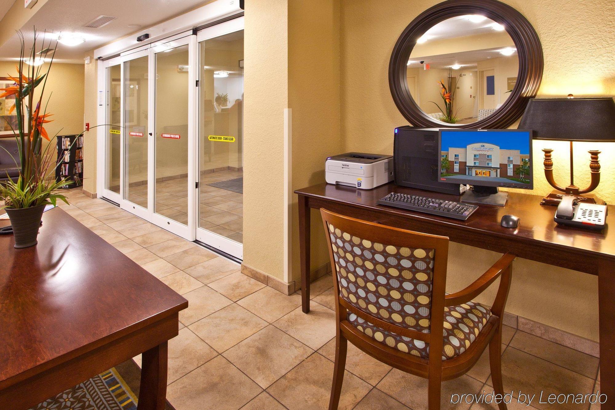 Candlewood East Merril Road By Ihg Hotel
