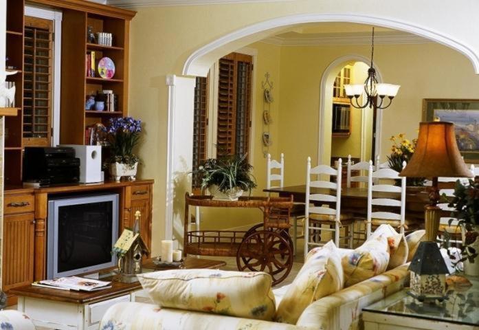 Captiva Island Inn Bed & Breakfast
