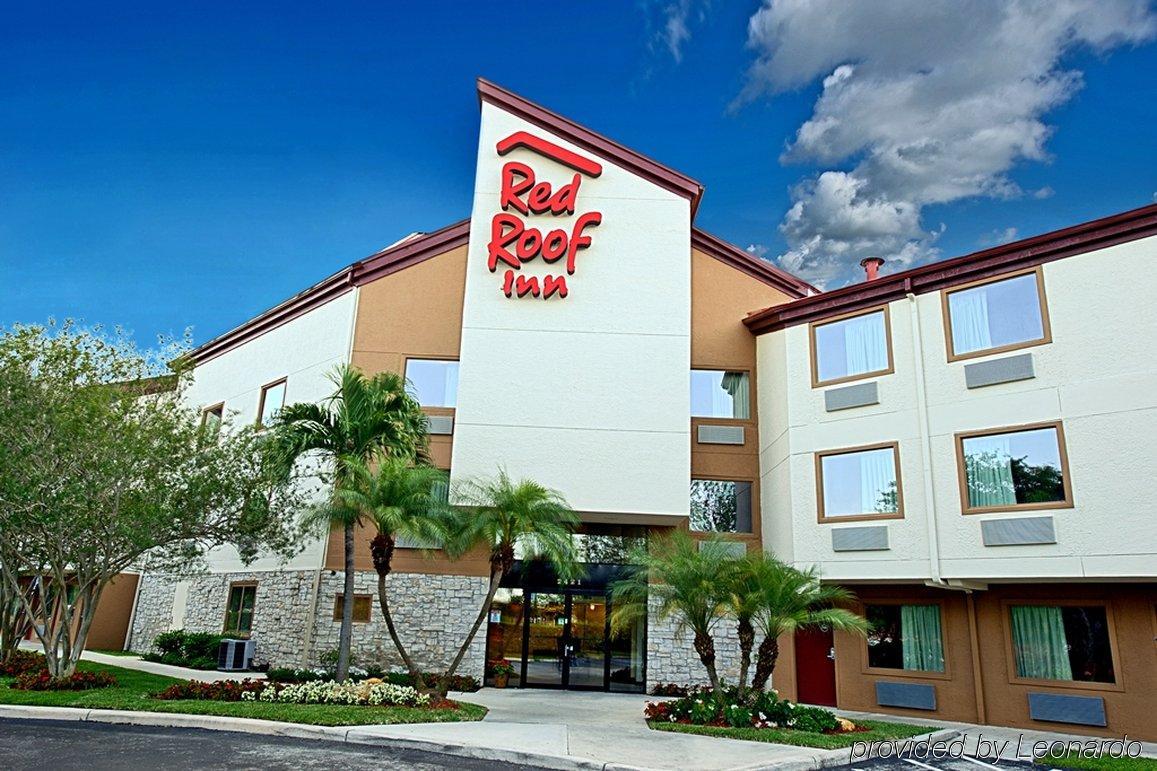 Red Roof Plus+ West Palm 3*