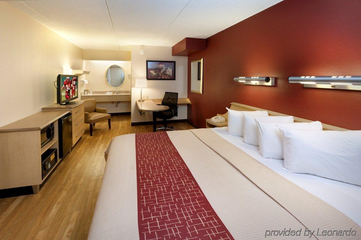 Hotel Red Roof Plus+ West Palm